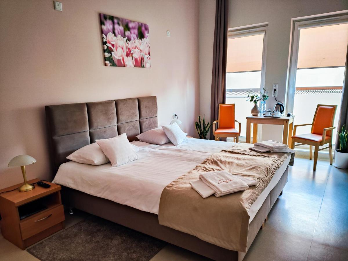 Antoninska Hotel & Apartamenty 레스노 외부 사진