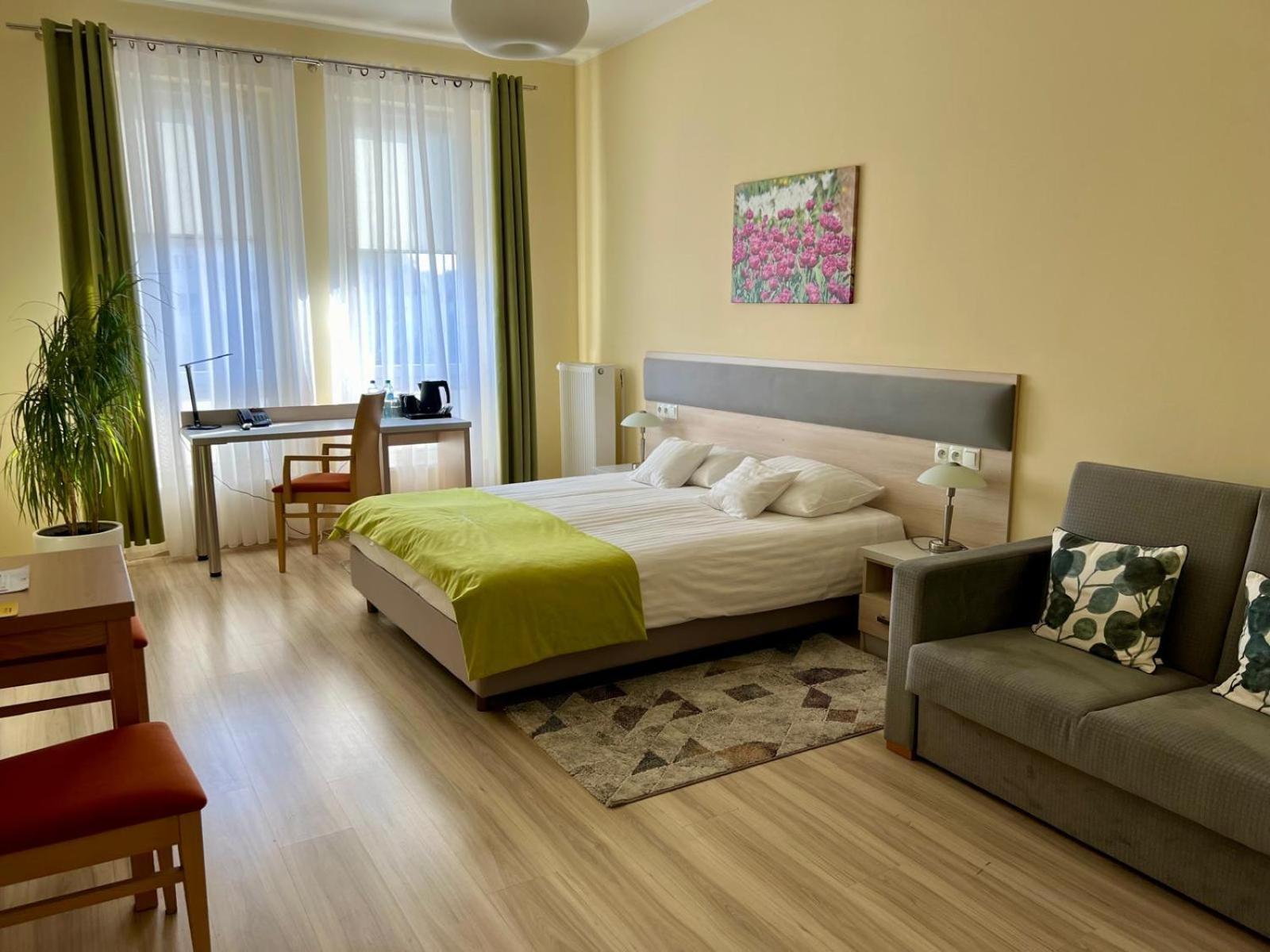 Antoninska Hotel & Apartamenty 레스노 외부 사진